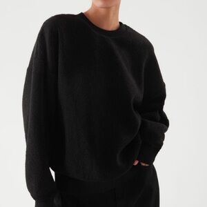 COS Teddy Sherpa Black Crewneck Pullover Sweater Size Small Oversized